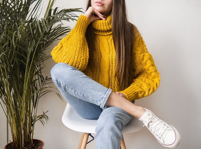 Zamówienie z Newchic: żółty sweter, T-shirty i zakolanówki